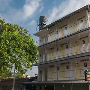 3* Hotel Gems 9 Airport